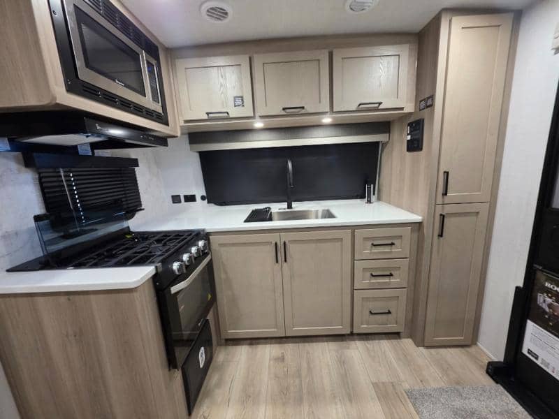 2026 Forest River 2026 Forest River Rockwood Ultra Lite - thumbnail 15