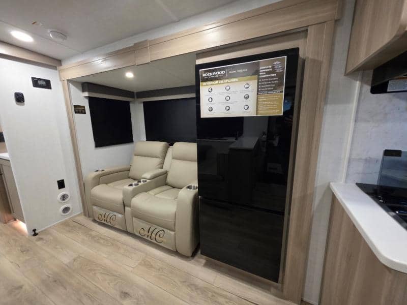 2026 Forest River 2026 Forest River Rockwood Ultra Lite - thumbnail 30