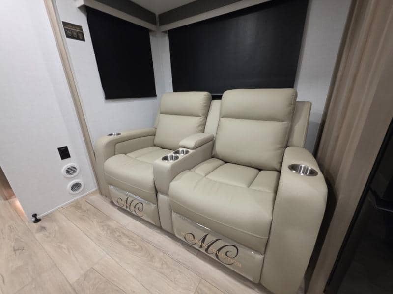 2026 Forest River 2026 Forest River Rockwood Ultra Lite - thumbnail 33