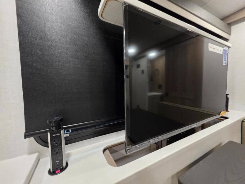 2026 Forest River 2026 Forest River Rockwood Ultra Lite - thumbnail 35