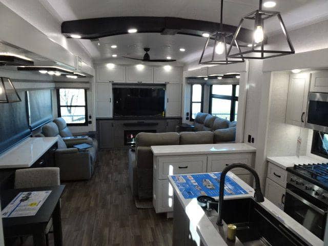 2025 Jayco 2025 Jayco North Point - thumbnail 11