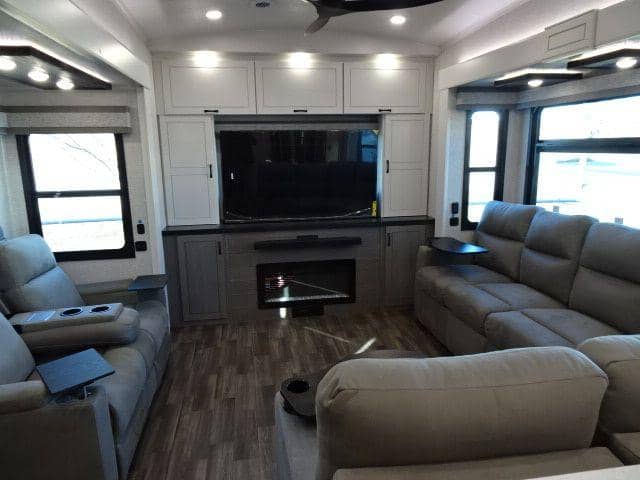 2025 Jayco 2025 Jayco North Point - thumbnail 13