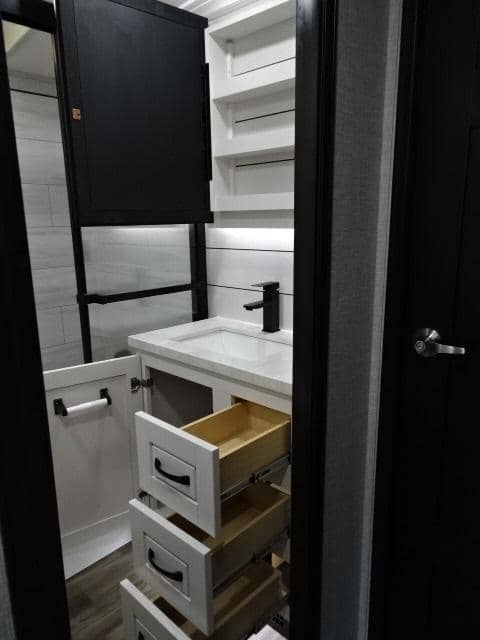 2025 Jayco 2025 Jayco North Point - thumbnail 39