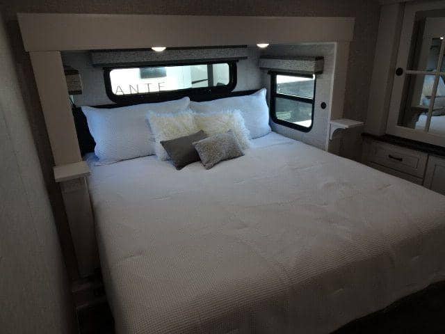 2025 Jayco 2025 Jayco North Point - thumbnail 45