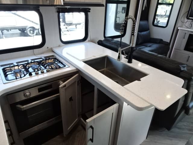 2022 Heartland 2022 Heartland Cyclone - thumbnail 38