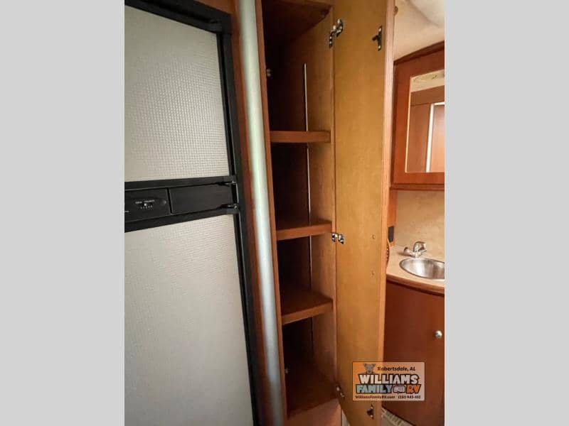 2008 Itasca 2008 Itasca Navion - thumbnail 35