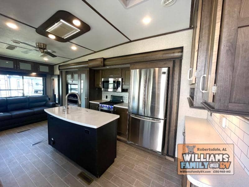 2019 Keystone RV 2019 Keystone RV Montana - thumbnail 9