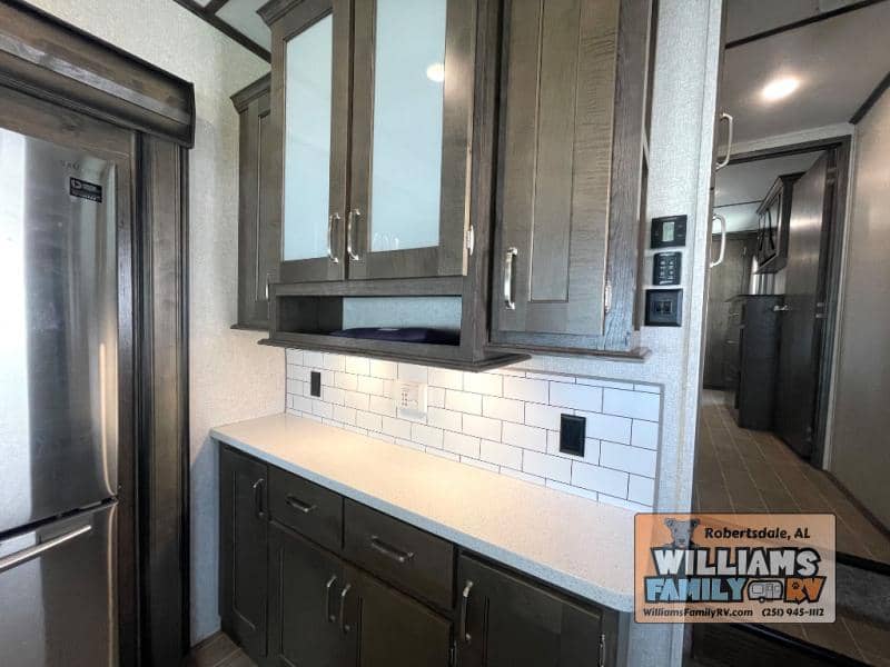 2019 Keystone RV 2019 Keystone RV Montana - thumbnail 10