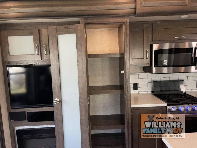 2019 Keystone RV 2019 Keystone RV Montana - thumbnail 14