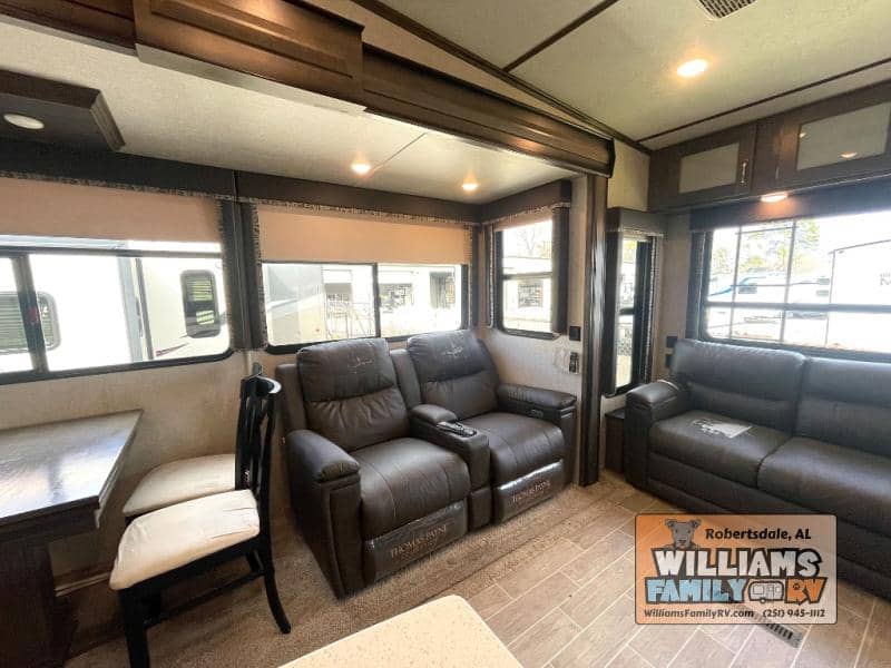 2019 Keystone RV 2019 Keystone RV Montana - thumbnail 17