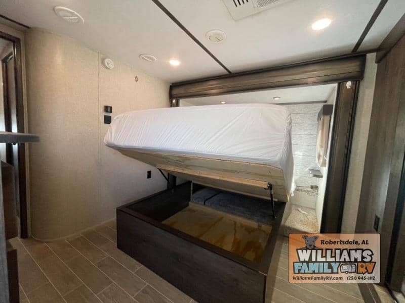 2019 Keystone RV 2019 Keystone RV Montana - thumbnail 30