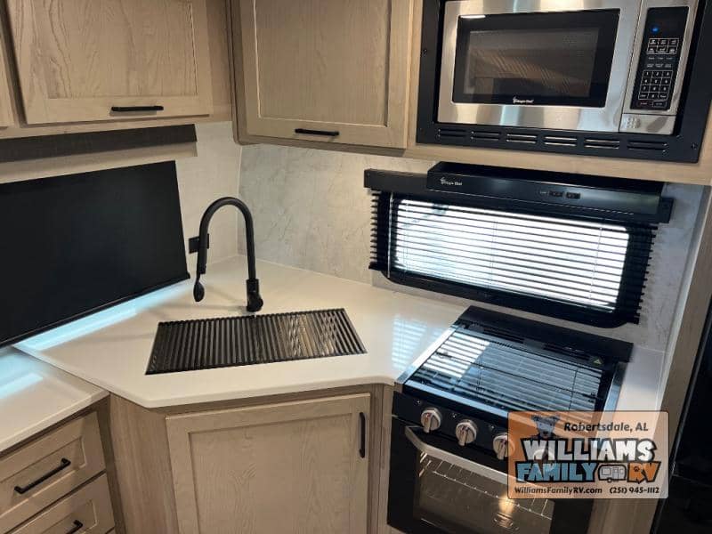 2026 Forest River 2026 Forest River Rockwood Ultra Lite - thumbnail 8