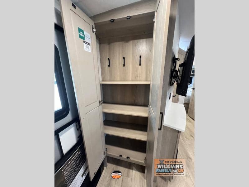 2026 Forest River 2026 Forest River Rockwood Ultra Lite - thumbnail 14