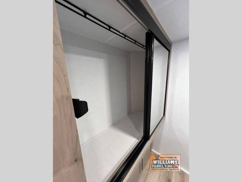 2026 Forest River 2026 Forest River Rockwood Ultra Lite - thumbnail 23