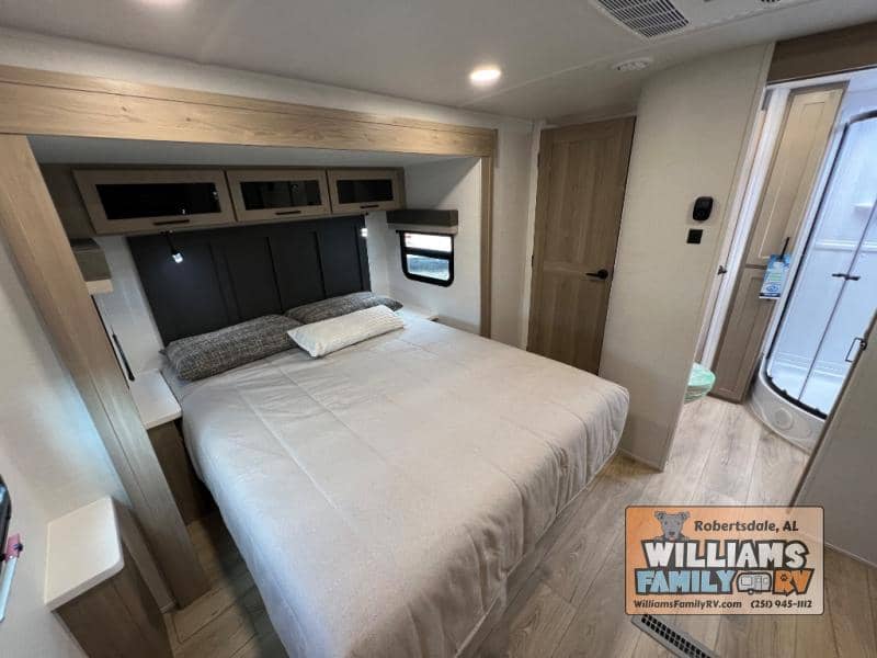 2026 Forest River 2026 Forest River Rockwood Ultra Lite - thumbnail 24