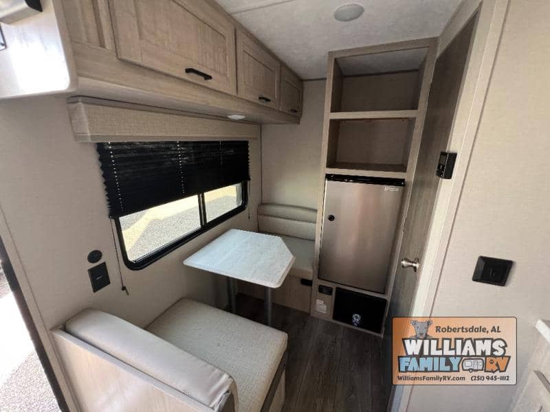 2025 Coachmen 2025 Coachmen Catalina - thumbnail 8