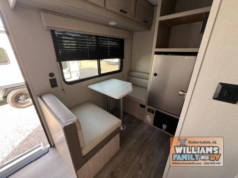 2025 Coachmen 2025 Coachmen Catalina - thumbnail 9