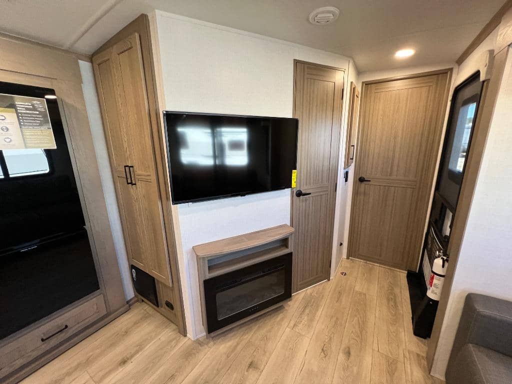 2026 Forest River 2026 Forest River Rockwood Signature - thumbnail 7