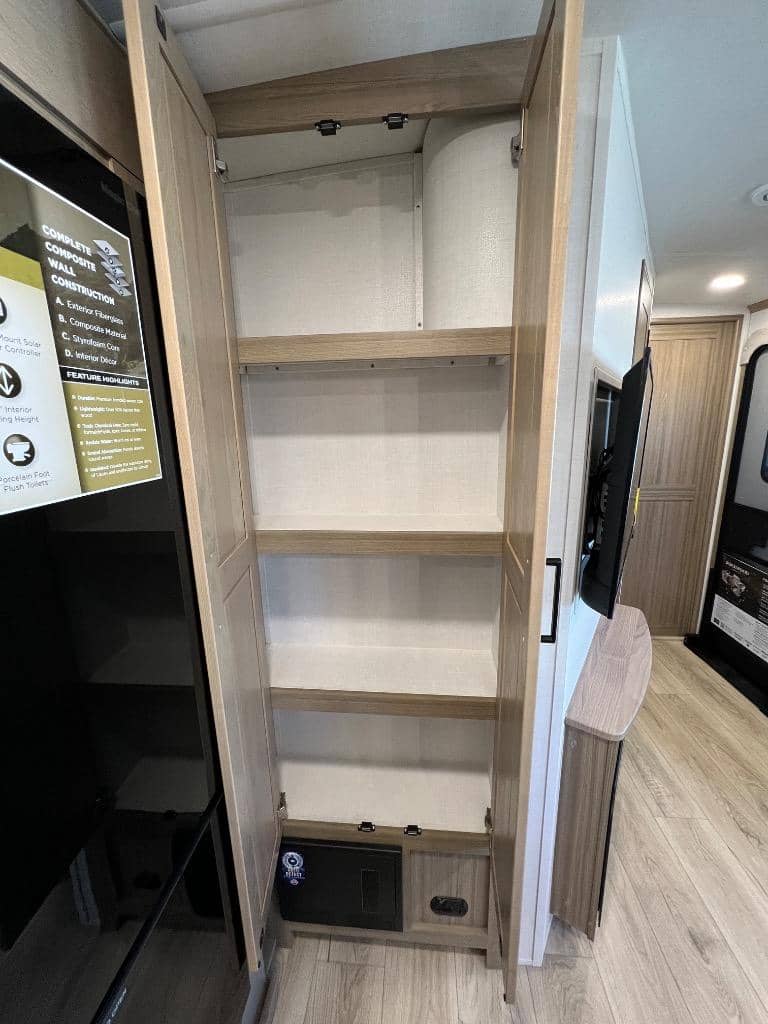 2026 Forest River 2026 Forest River Rockwood Signature - thumbnail 15