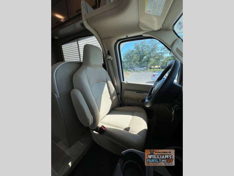 2022 Thor Motor Coach 2022 Thor Motor Coach Magnitude - thumbnail 13