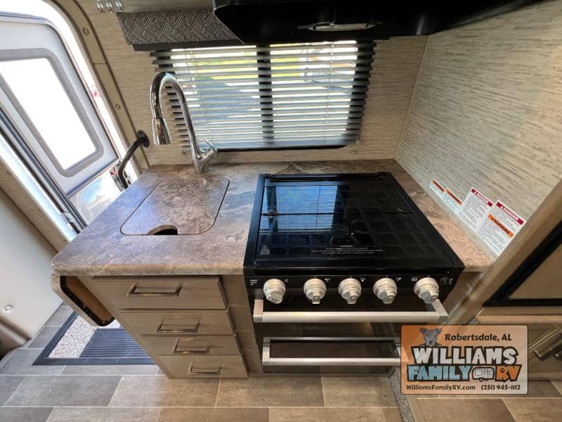 2022 Thor Motor Coach 2022 Thor Motor Coach Magnitude - thumbnail 20