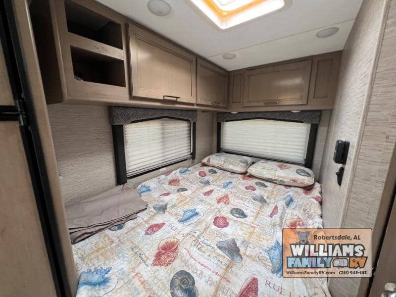 2022 Thor Motor Coach 2022 Thor Motor Coach Magnitude - thumbnail 21