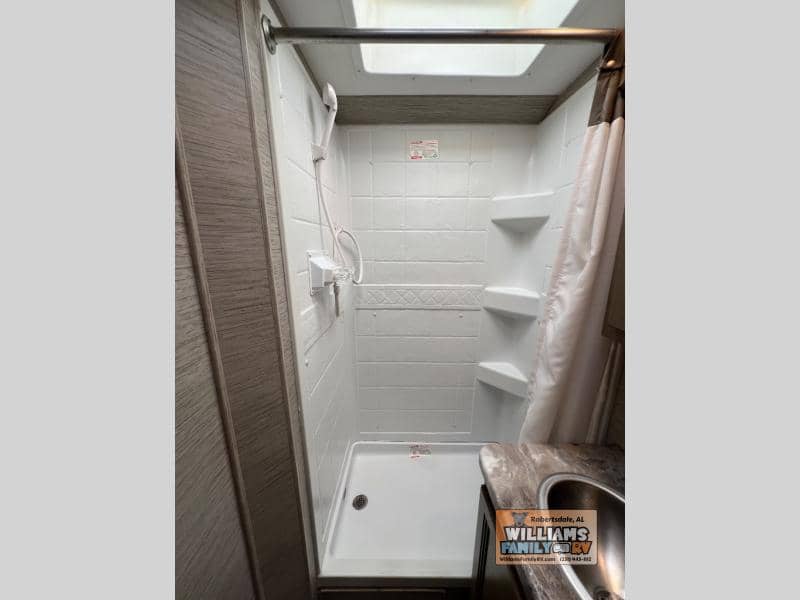 2022 Thor Motor Coach 2022 Thor Motor Coach Magnitude - thumbnail 23