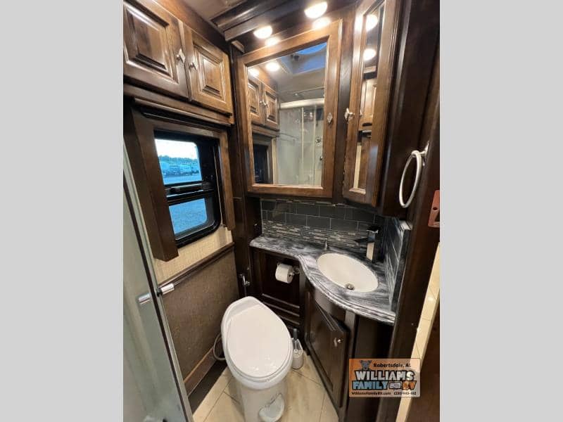 2016 Tiffin 2016 Tiffin Phaeton - thumbnail 22