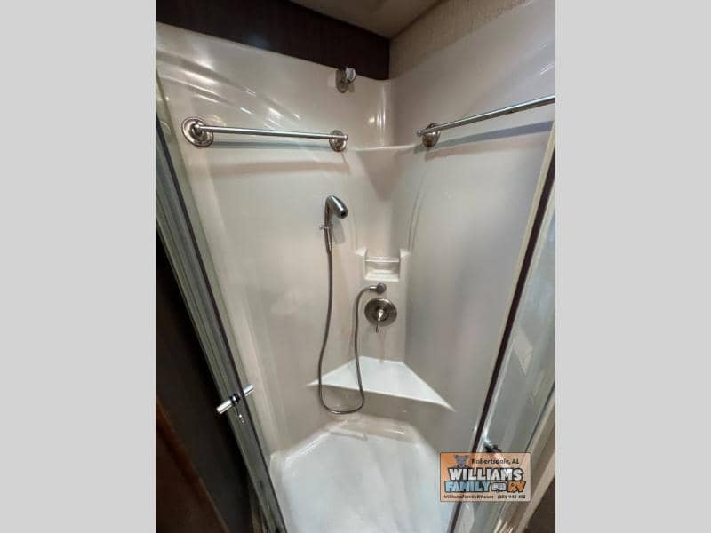 2016 Tiffin 2016 Tiffin Phaeton - thumbnail 24