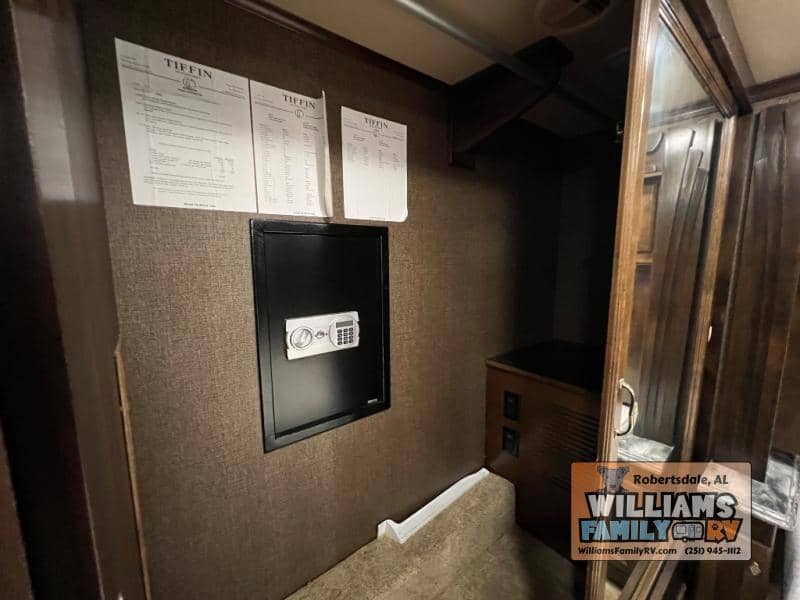 2016 Tiffin 2016 Tiffin Phaeton - thumbnail 29
