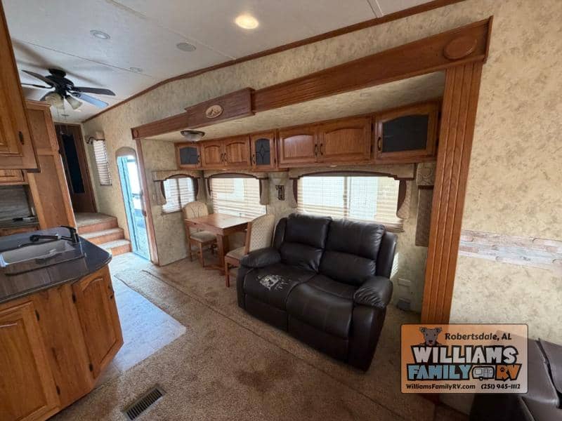 2011 Coachmen 2011 Coachmen Brookstone - thumbnail 6