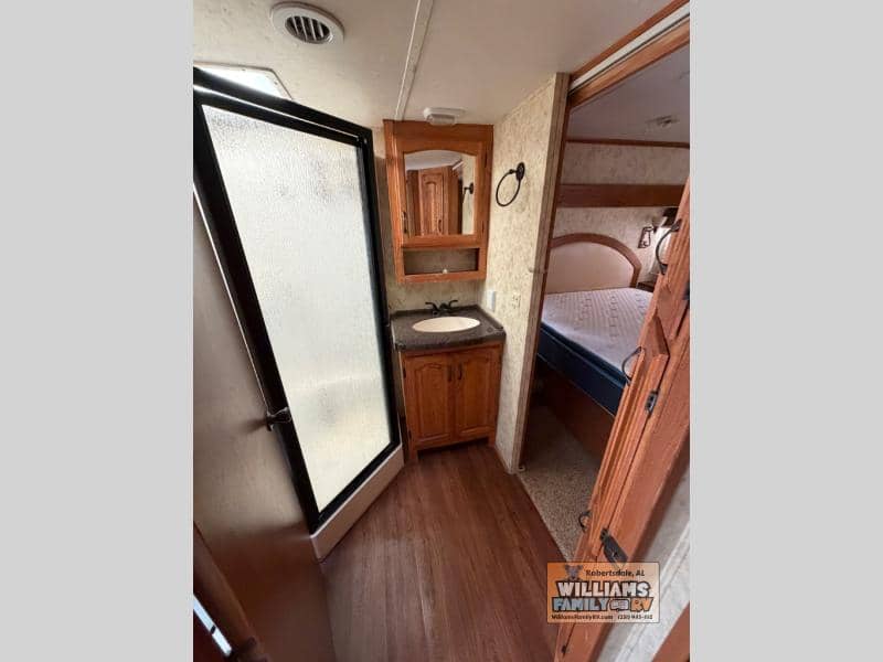 2011 Coachmen 2011 Coachmen Brookstone - thumbnail 13