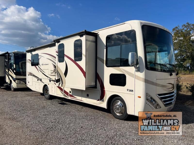 2017 Thor Motor Coach 2017 Thor Motor Coach Hurricane - thumbnail 1