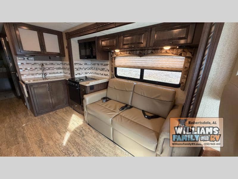 2017 Thor Motor Coach 2017 Thor Motor Coach Hurricane - thumbnail 9