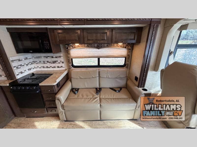 2017 Thor Motor Coach 2017 Thor Motor Coach Hurricane - thumbnail 11