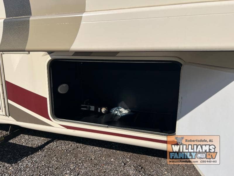 2017 Thor Motor Coach 2017 Thor Motor Coach Hurricane - thumbnail 38