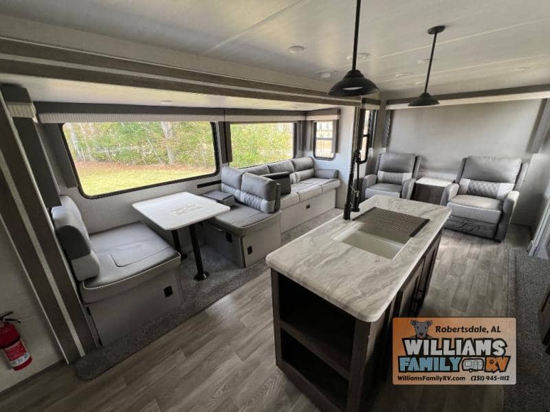 2021 Forest River 2021 Forest River Wildwood FSX - thumbnail 5