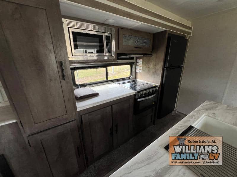 2021 Forest River 2021 Forest River Wildwood FSX - thumbnail 8