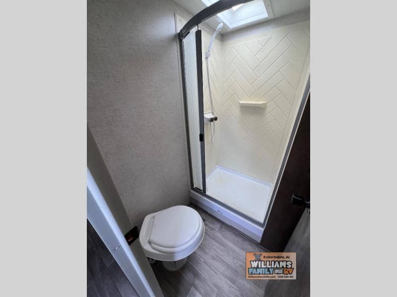 2021 Forest River 2021 Forest River Wildwood FSX - thumbnail 17