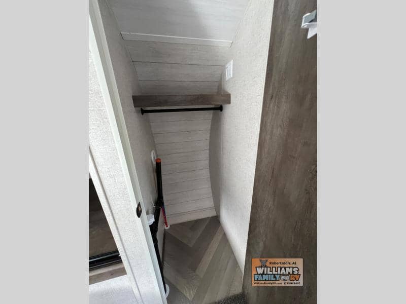 2021 Forest River 2021 Forest River Wildwood FSX - thumbnail 22