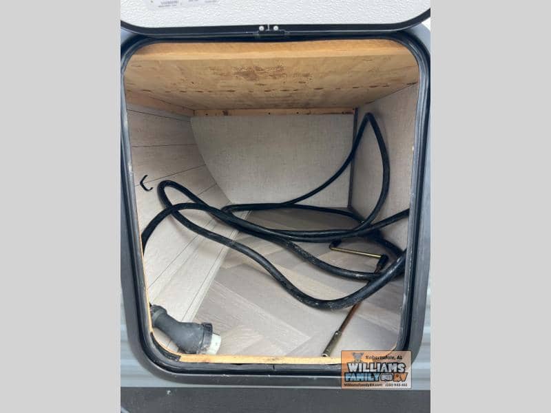 2021 Forest River 2021 Forest River Wildwood FSX - thumbnail 25