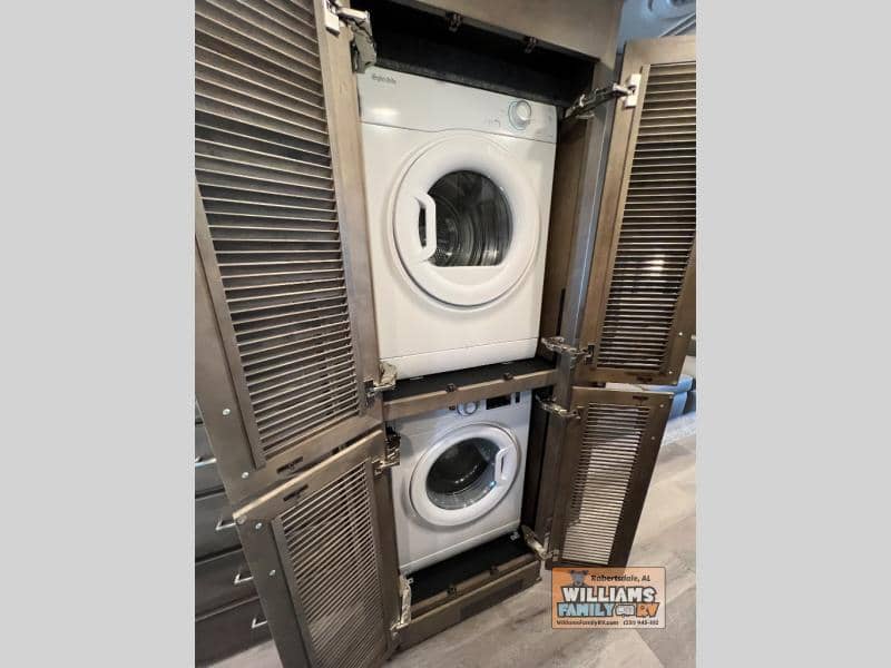 2026 Renegade 2026 Renegade Verona - thumbnail 52