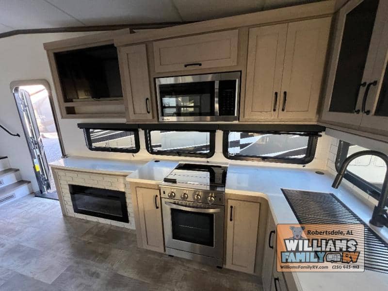 2024 Forest River 2024 Forest River Rockwood Signature - thumbnail 11