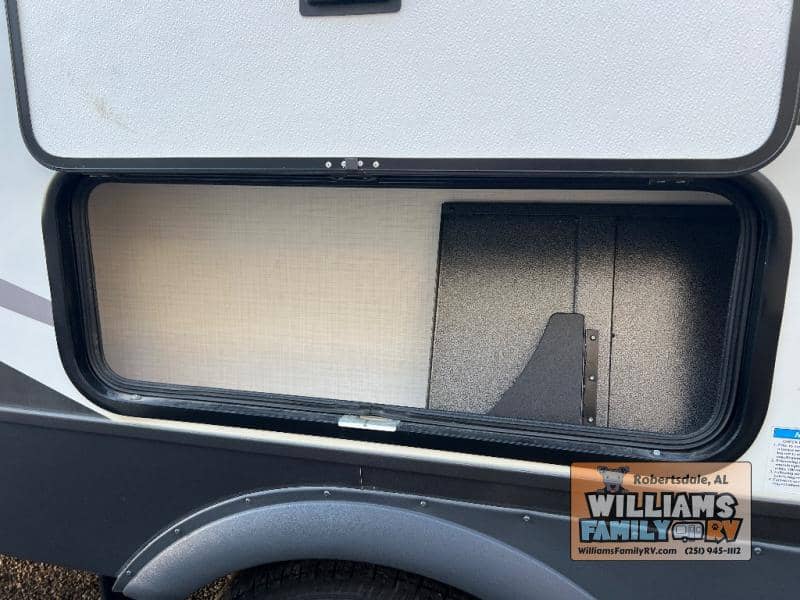 2024 Forest River 2024 Forest River Rockwood Signature - thumbnail 31