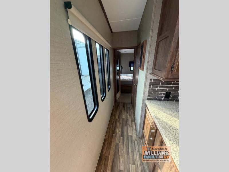 2016 Keystone RV 2016 Keystone RV Cougar - thumbnail 13