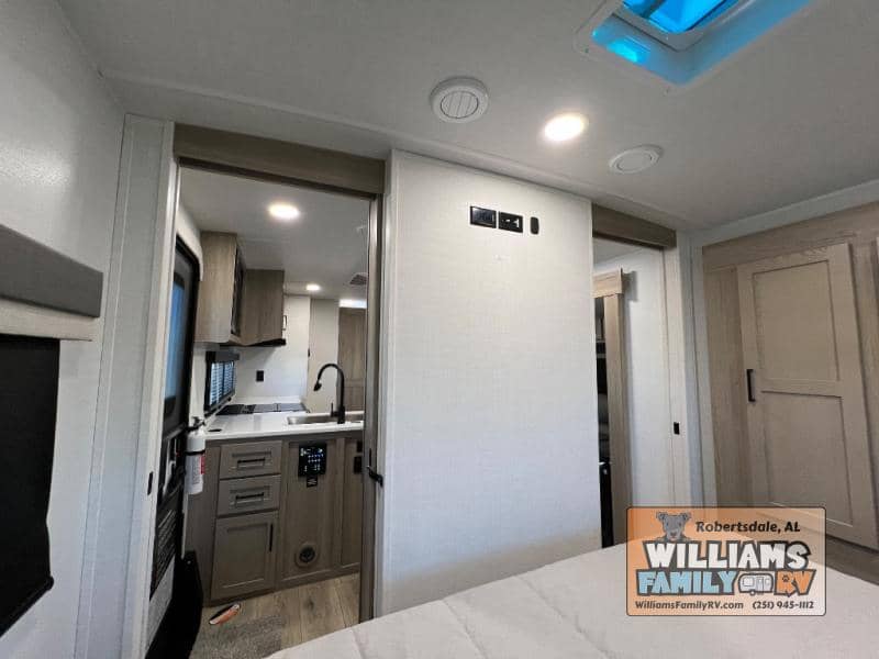 2026 Forest River 2026 Forest River Rockwood Mini Lite - thumbnail 18