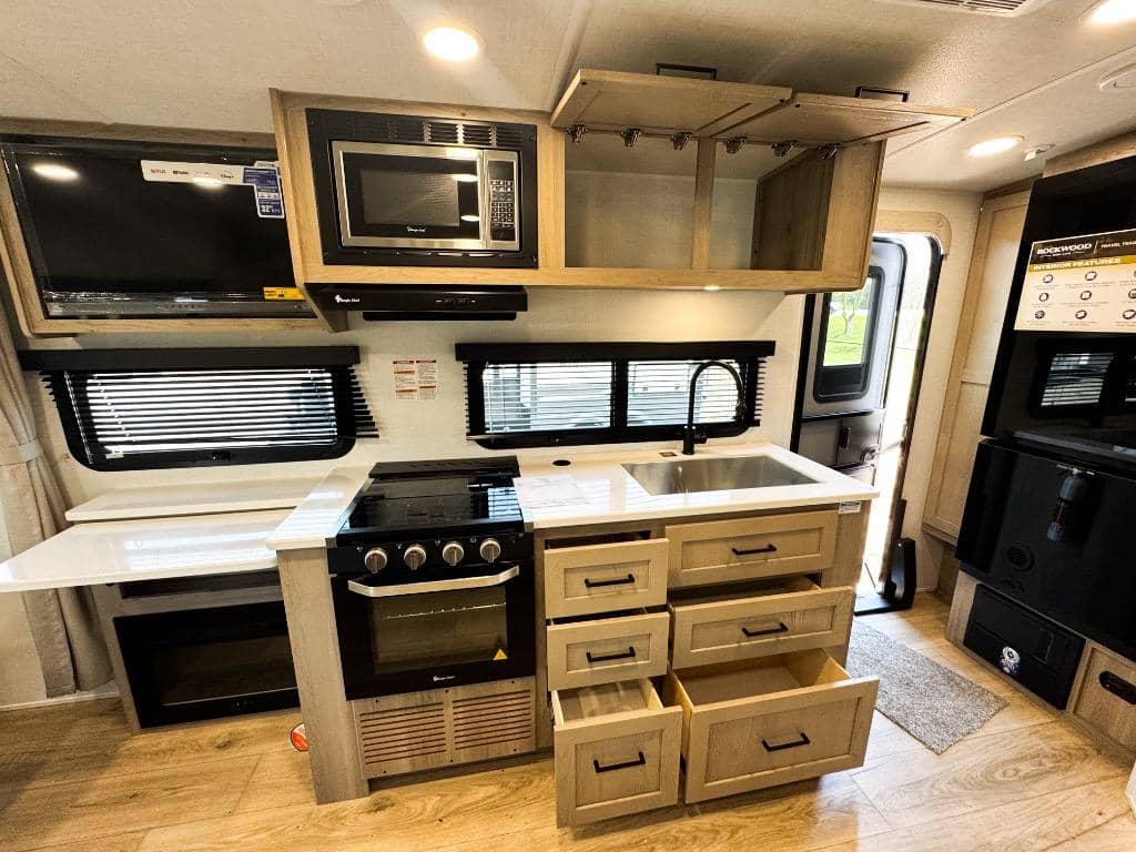 2026 Forest River 2026 Forest River Rockwood Mini Lite - thumbnail 15