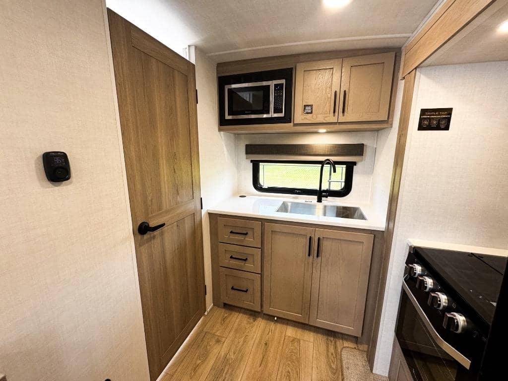 2026 Forest River 2026 Forest River Rockwood Mini Lite - thumbnail 5