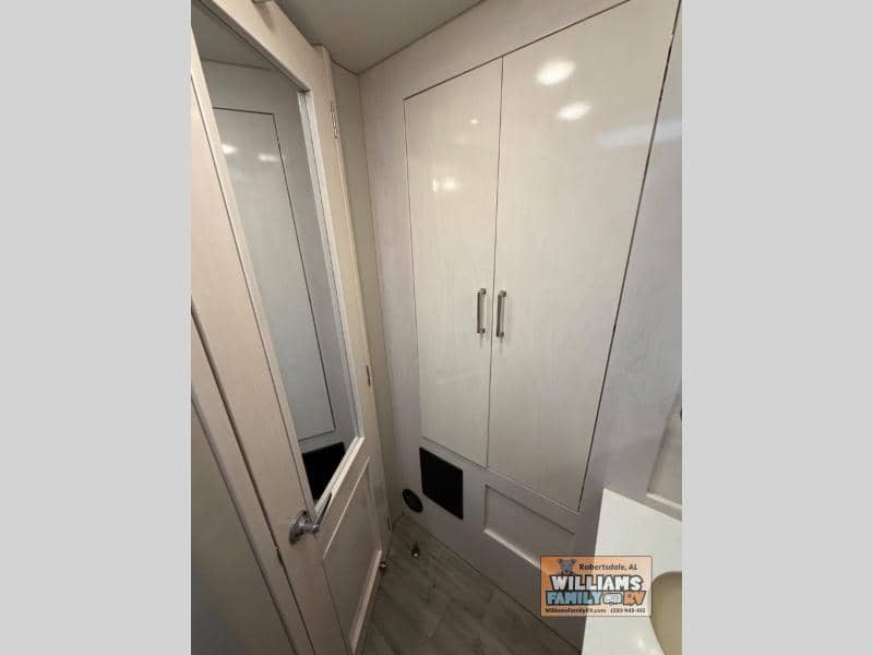 2023 Renegade 2023 Renegade Vienna - thumbnail 19