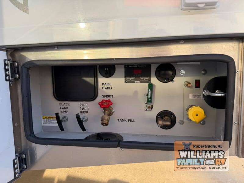 2023 Renegade 2023 Renegade Vienna - thumbnail 35